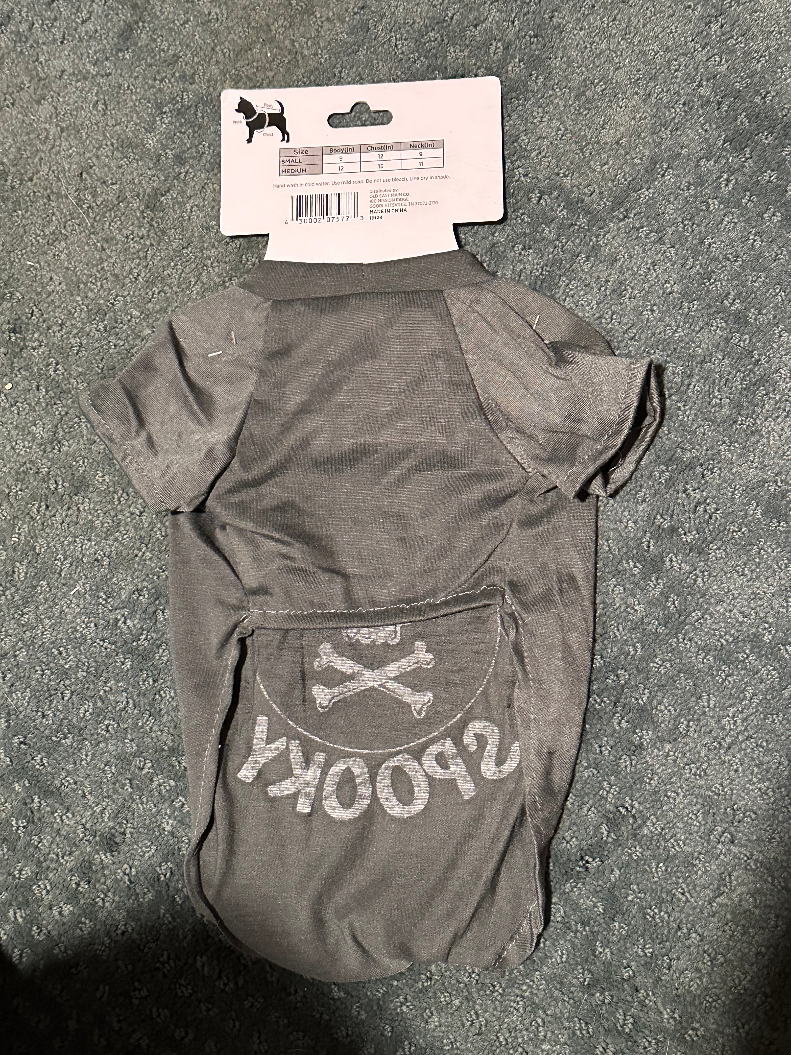 Size S/M Halloween dog shirt